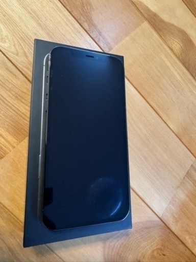 新品同様　iPhone 12 pro