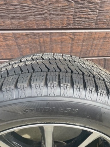 スタッドレスタイヤホイール付き　215\60R17
