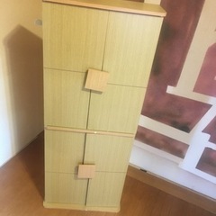 収納棚