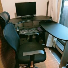 パソコンデスク＆チェアそれぞれ五千円