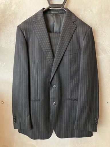 メンズスーツ　洋服の青山　Hilton