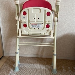 折り畳み椅子の画像