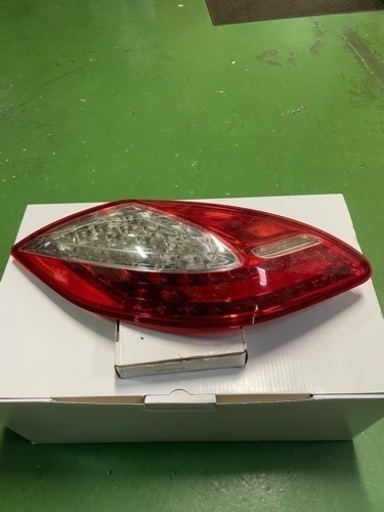 ★ポルシェ970 パナメーラ 純正前期左テールランプ★