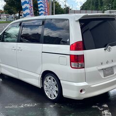 全国自社ローン！！全国納車始めました！！ヴォクシー！Z！特別価格コミコミ27万円！　4WD　ETC　Bカメラ　Rエアコン　ナビ　車検R6.5月まで！の画像