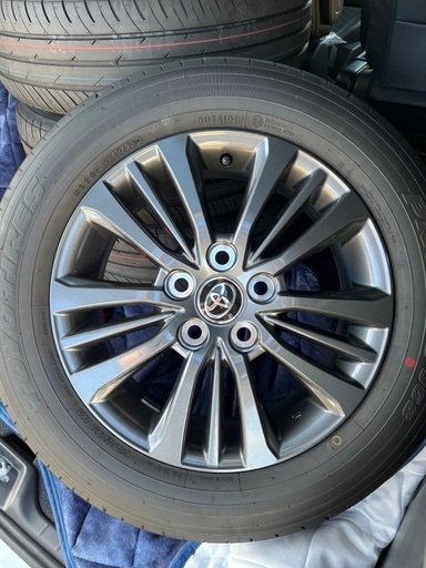 ヴォクシー90系　新車外しタイヤホイールセット