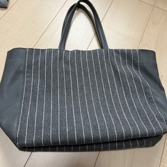 ヒッチハイクマーケットのカバン