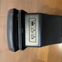 ジムニーJB64 コンソール　USBポート付き‼︎の画像