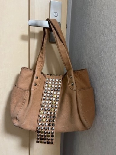 トレ　レザーバック