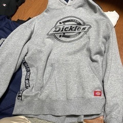 パーカー４点トレーナー2点、tシャツ2枚計8枚セット新品含むの画像
