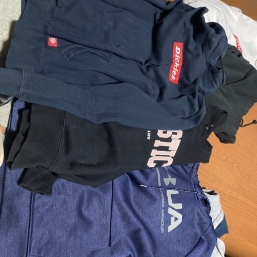 パーカー４点トレーナー2点、tシャツ2枚計8枚セット新品含む