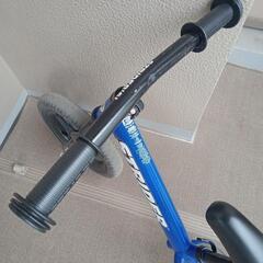 ストライダー　青の画像