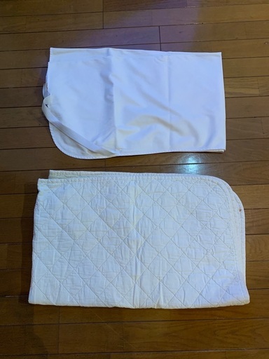 ベビーベッドと寝具、マットレス、カバーなど