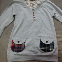 ポケット付きトレーナー