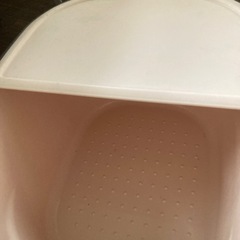 リッチェル　蓋付き　足湯バケツ　ホワイト　一個の画像