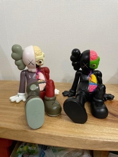 【黒】MEDICOM TOY (メディコムトイ) ×KAWS COMPANION Resting Place Vinyl Figure