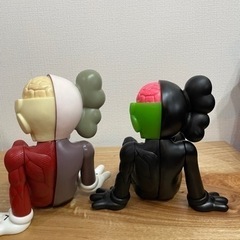 黒】MEDICOM TOY (メディコムトイ) ×KAWS COMPANION Resting Place