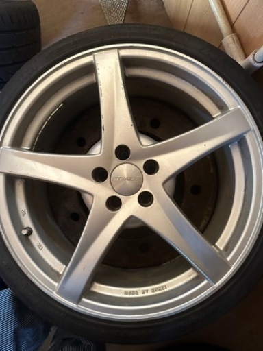 プリウス　215-40r18