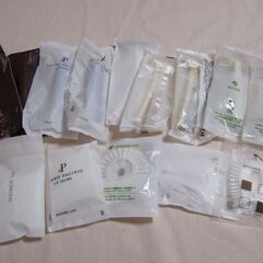 アメニティのカミソリ・シャワーキャップ