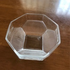 【未使用】八角形ガラス小鉢4個セットの画像