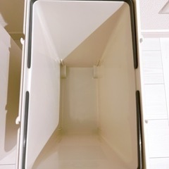 【値下げしました】ゴミ箱 2セット ダストボックス ペダル ベージュ ブラウンの画像