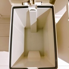 【値下げしました】ゴミ箱 2セット ダストボックス ペダル ベージュ ブラウンの画像