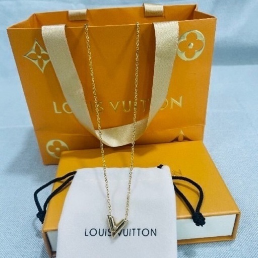 LOUIS VUITTON ルイヴィトン エッセンシャルV ネックレス ゴールド
