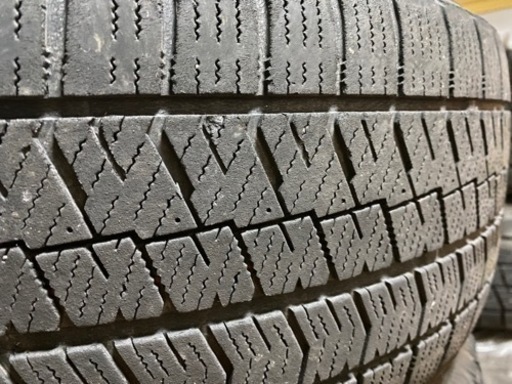 【受け渡し希望者決定しました】スタッドレスタイヤ　215/60/R16