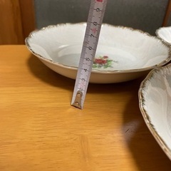 ｛取り置き中］皿5枚（レンジ不可）の画像