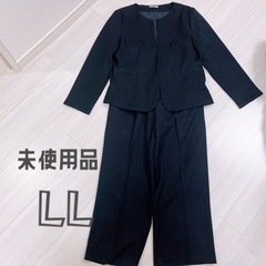 レディーススーツセットの画像