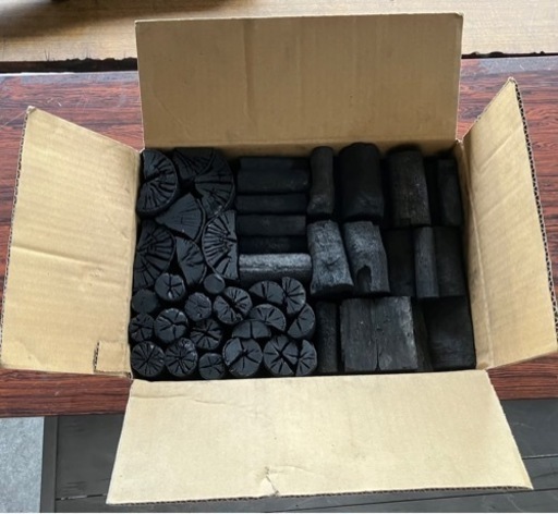 樫炭　茶道用の「炉」〈熊〉