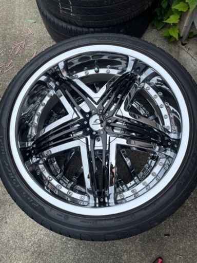 265/35R22 ハリアー80 ツライチ使用4