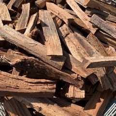 ナラクヌギ乾燥薪の画像