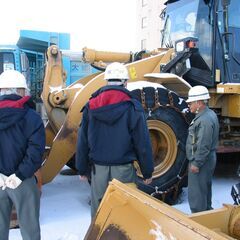 重機オペレーター募集／現場は主に北海道内／大手ゼネコンの一次専門工事業者／大型重機のダムやトンネル、造成など大きな公共工事がメインの画像
