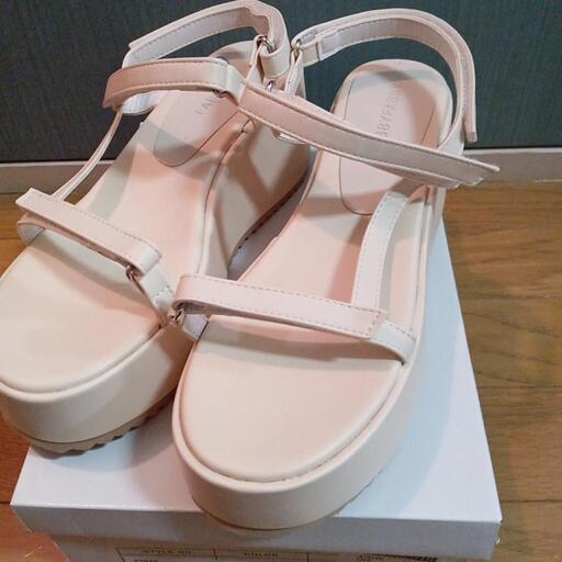 新品　細ストラップ　厚底サンダル