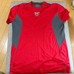 アンダーアーマー　Tシャツ　赤　ユーズド品