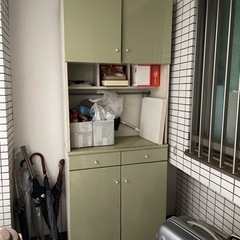 めちゃくちゃオンボロな食器棚でも収納バッチリ🙆