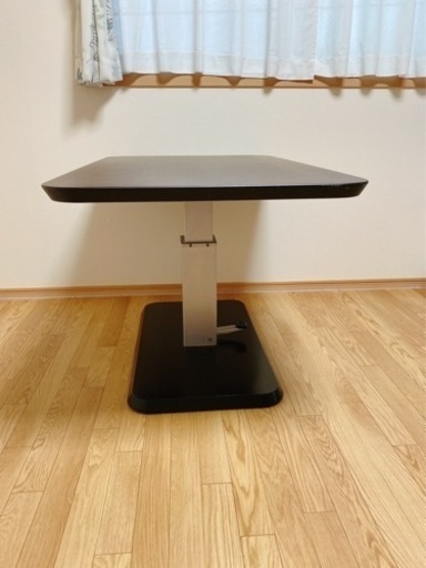 昇降式テーブル