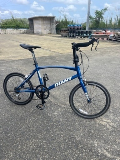 GIANT IDIOM  ミニベロ