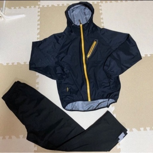 ラスト　レボルブ　REVOLB 雨具　３Ｌサイズ
