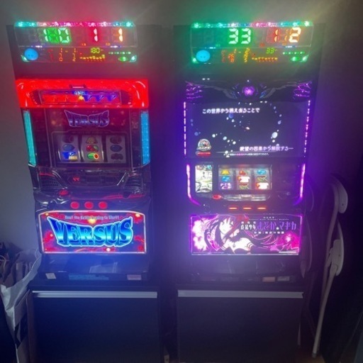 SLOT劇場版魔法少女まどか マギカ[新編]叛逆の物語 バーサス　2台セット　スロット実機