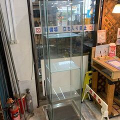 ガラス製ショーケース　4段(高さ160cm×幅40cm)【中古品】