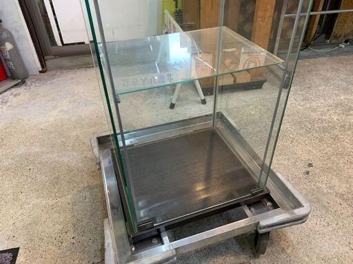 ガラス製ショーケース4段(高さ160cm×幅40cm)【中古品】 (寄楽屋千葉店