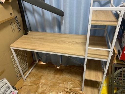 【決まりました】デスク　棚付き