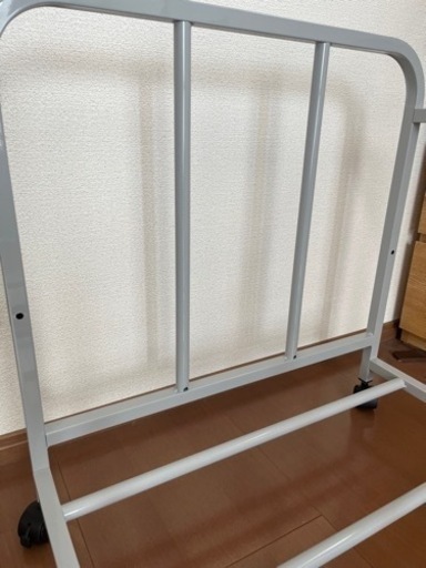 9480円で購入しました　布団　収納　キャスター付　ラック