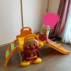 アンパンマン滑り台の画像