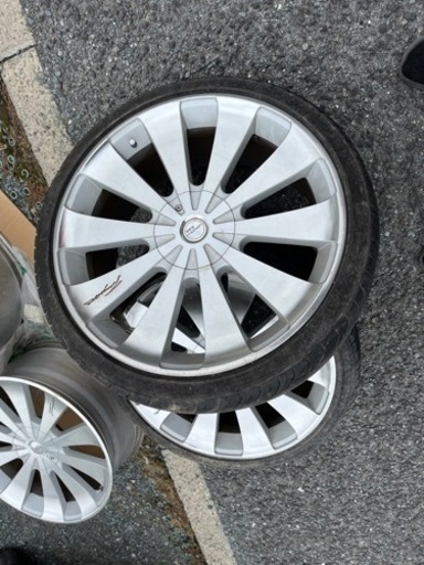 ロクサーニ　テンペスト19インチ