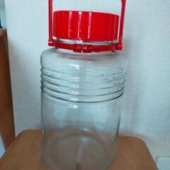 ５リットルサイズの瓶の画像