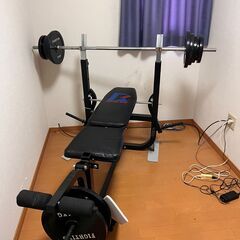 筋トレ用、ダンベル　バーベル、台など。