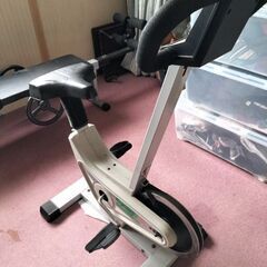 エアロバイク　自転車こぎダイエット