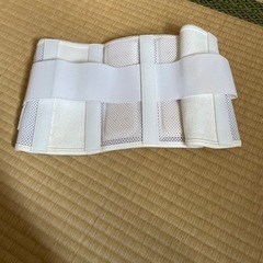 週末値下げ美品　腰痛ベルトの画像